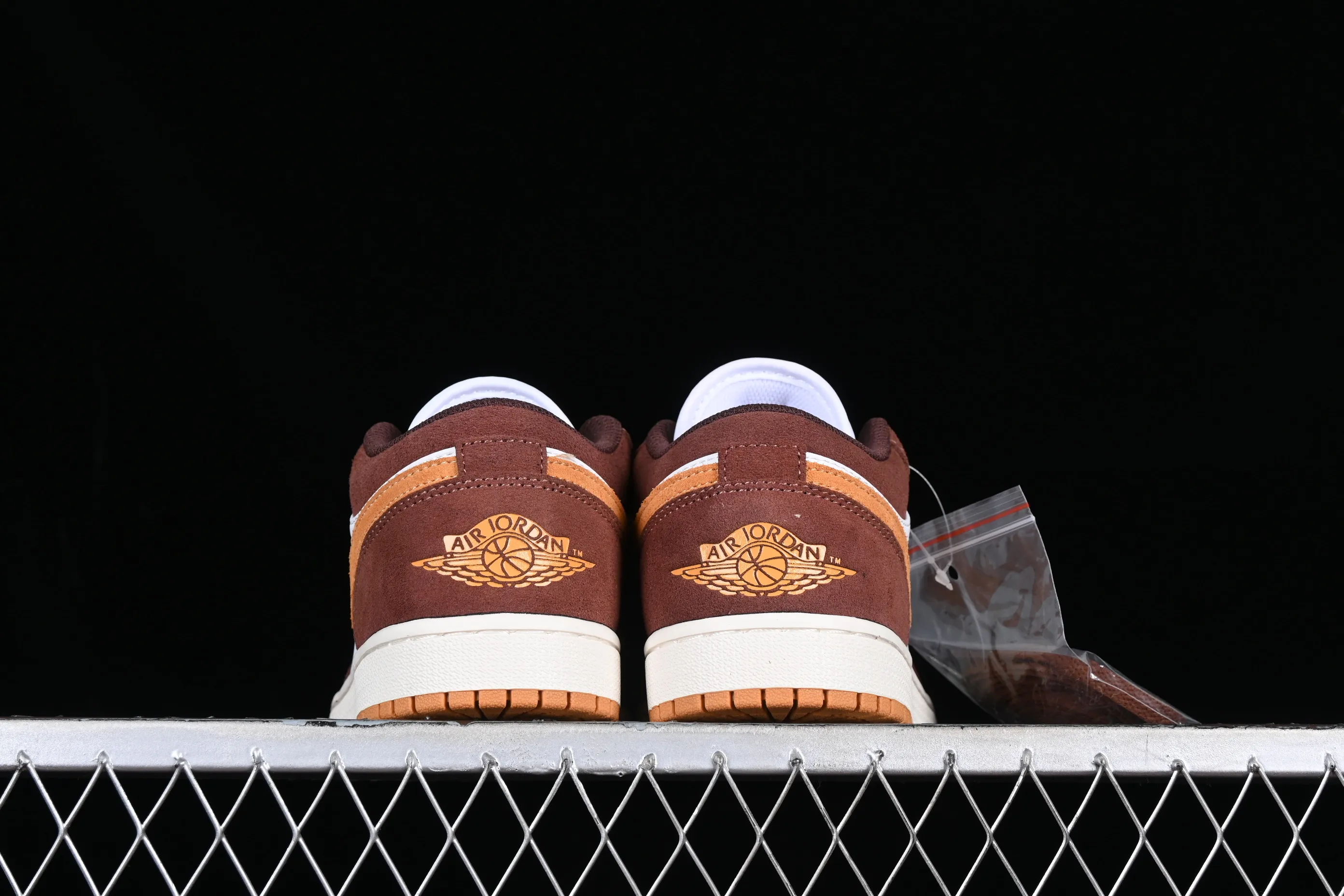 All categories Air Jordan Jordan series basketball shoes Air Jordan 1 Low Z version Air Jordan 1 Low "Cacao Wow" AJ1 Joe 1 Mocha color low-top cultural casual sneakers FB2216-200